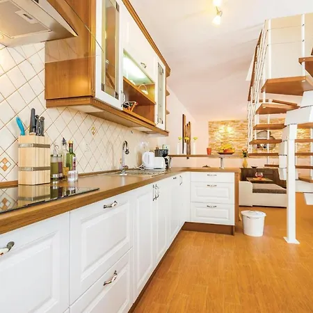 Ferienhaus 3 Bedroom Lovely In Bregi Opatija