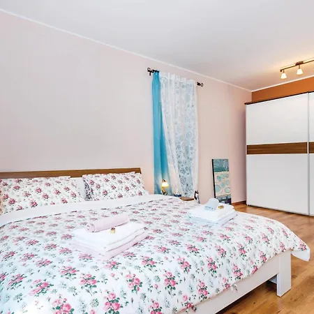 3 Bedroom Lovely In Bregi