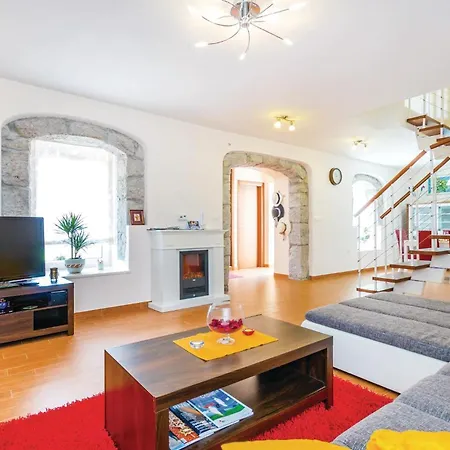 3 Bedroom Lovely In Bregi