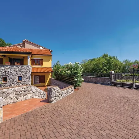 3 Bedroom Lovely In Bregi Opatija