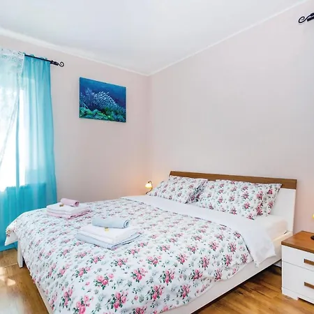 Holiday home 3 Bedroom Lovely In Bregi
