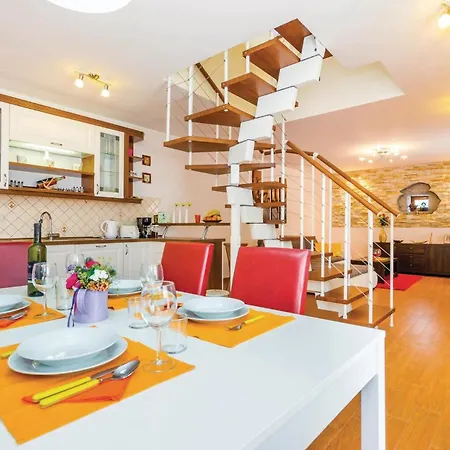 Holiday home 3 Bedroom Lovely In Bregi *