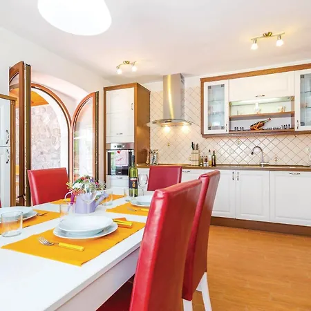Holiday home 3 Bedroom Lovely In Bregi *