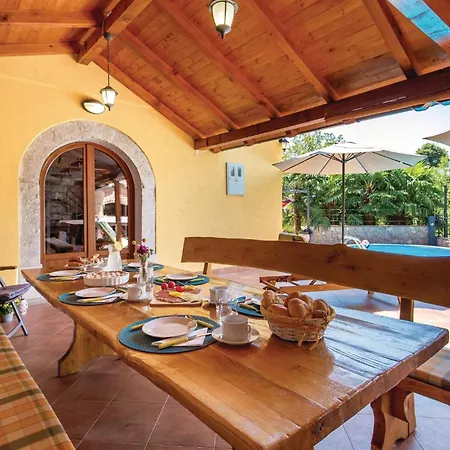 Holiday home 3 Bedroom Lovely In Bregi