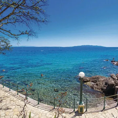 3 Bedroom Lovely In Bregi Opatija